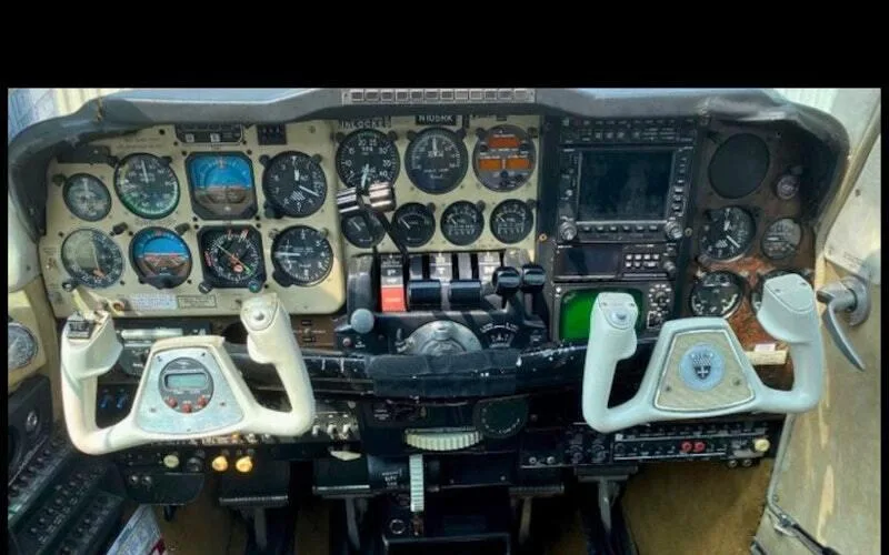 Cockpit and instrument panel of a 1979 Beechcraft Baron 58TC.