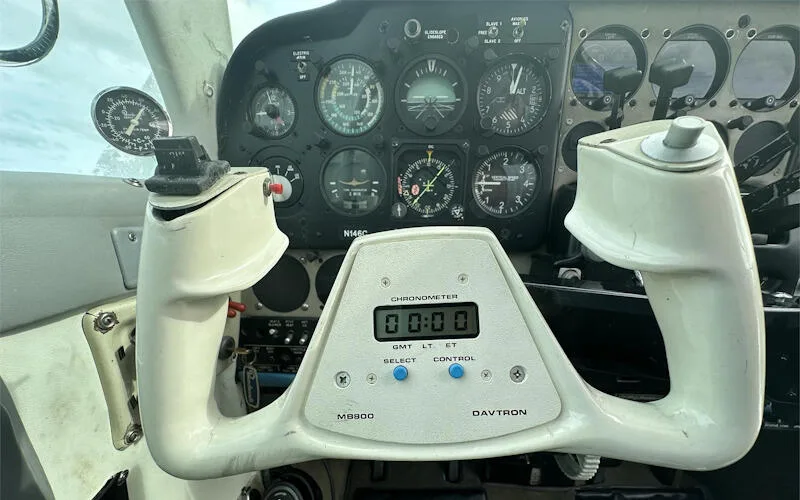 Cockpit and instrument panel of a 1964 Beechcraft Baron B55.