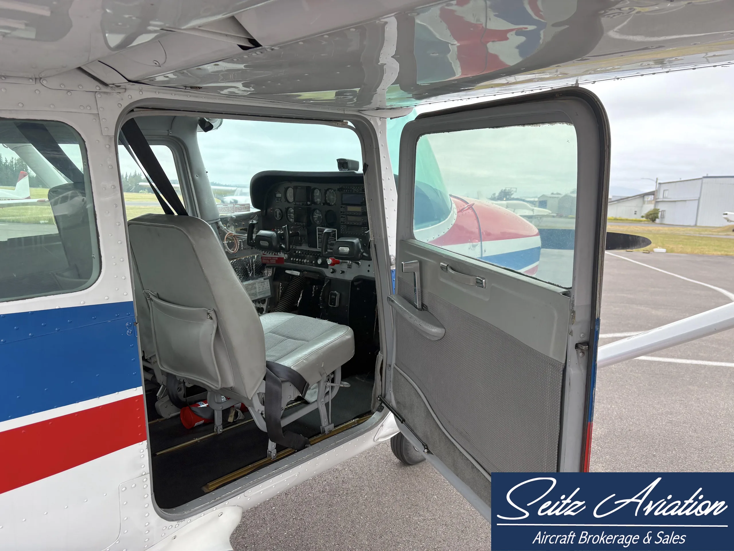 Cabin interior of a 1976 Cessna 172M Skyhawk.