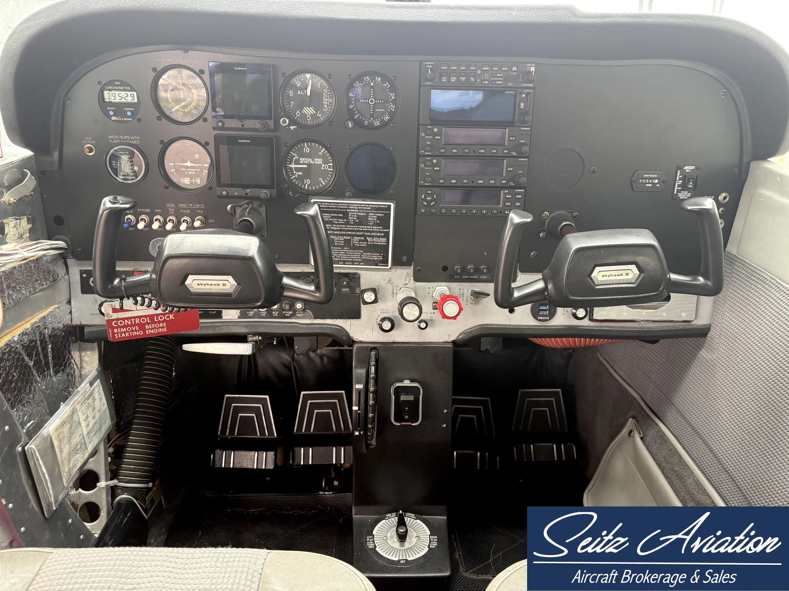 Cockpit and instrument panel of a 1976 Cessna 172M Skyhawk.