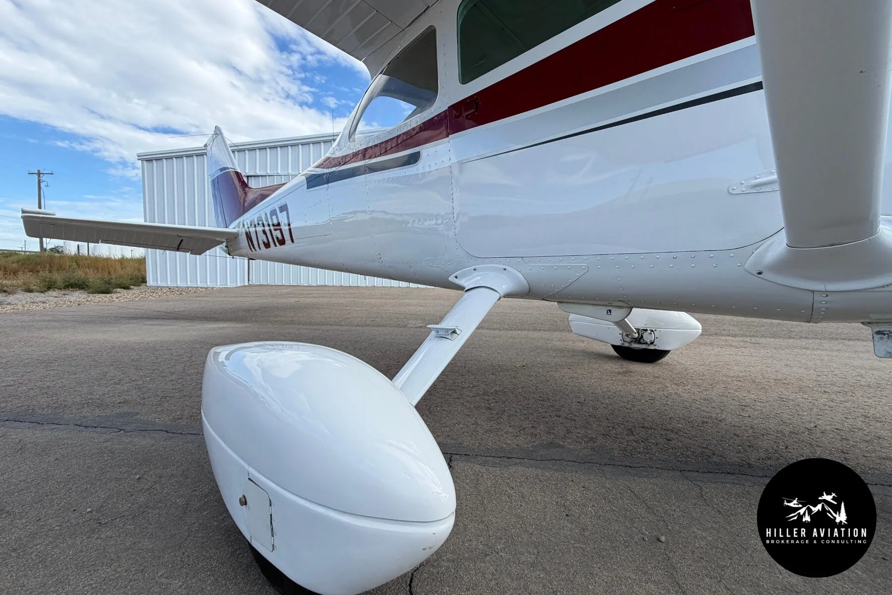 Exterior view of a 1976 Cessna 172M Skyhawk.