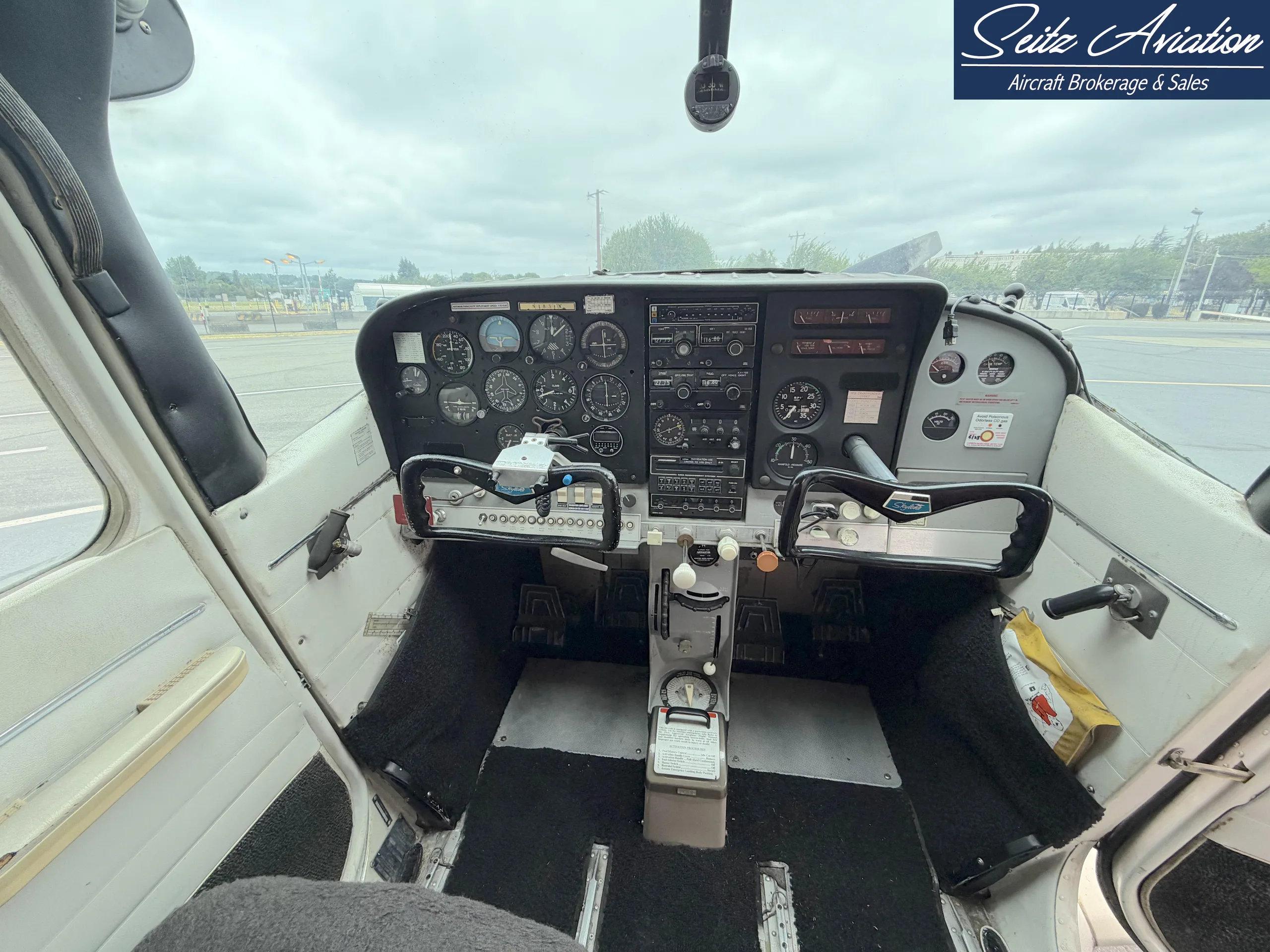 Cockpit and instrument panel of a 1964 Cessna 182H Skylane.