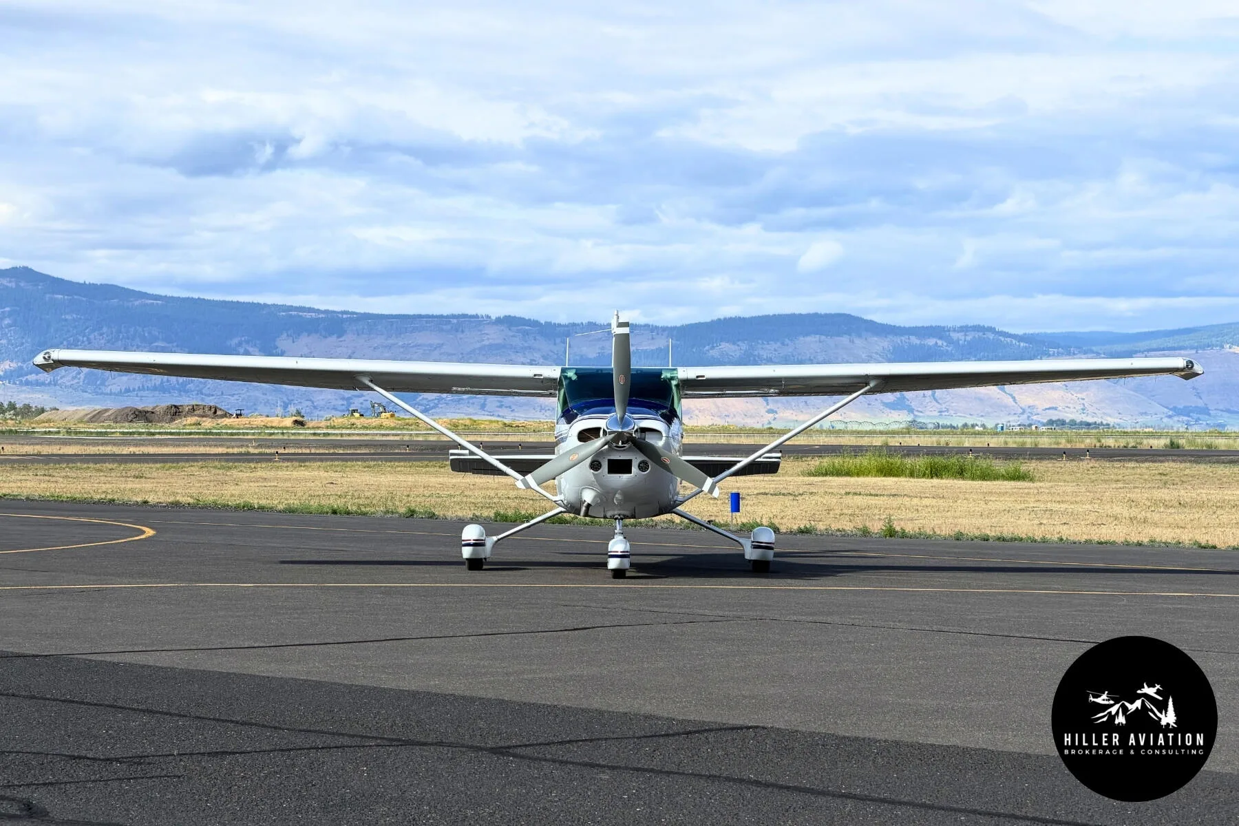 Exterior view of a 1985 Cessna 182R Skylane.