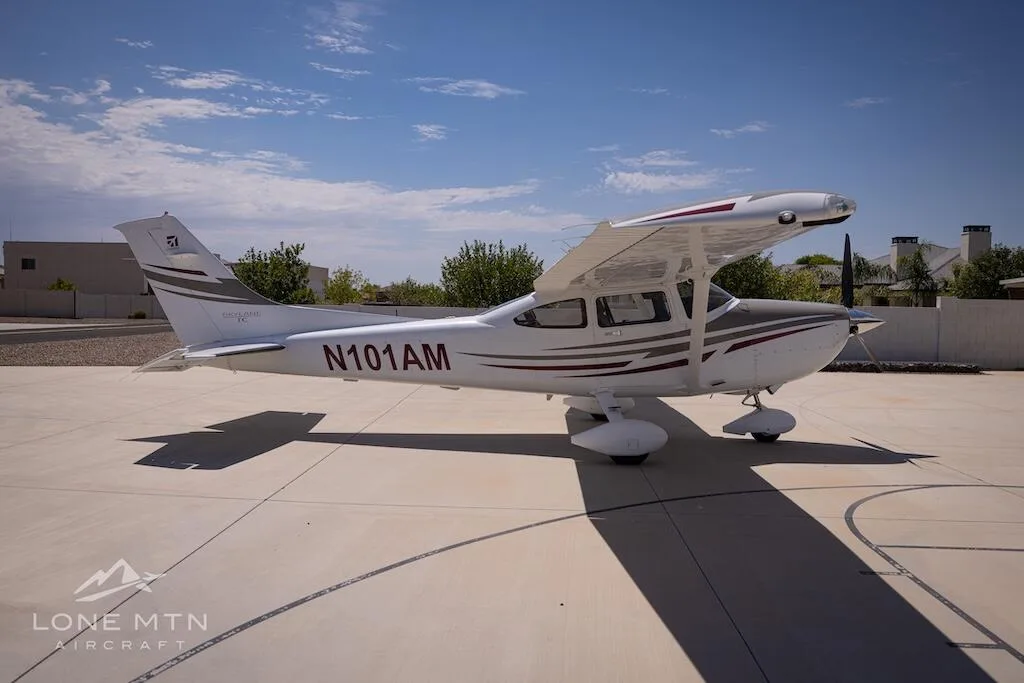 Exterior view of a 2005 Cessna 182T Skylane.