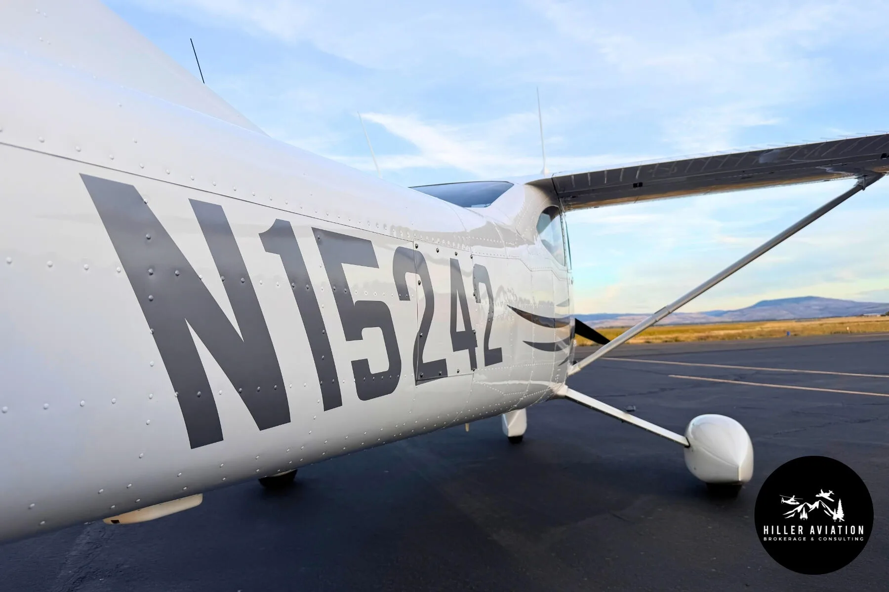 Marketing image of a 2005 Cessna 182T Skylane.