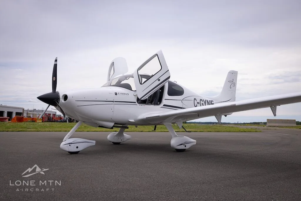 Exterior view of a 2008 Cirrus SR20 G3.