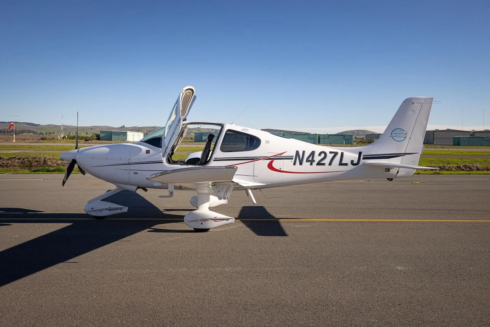 Exterior view of a 2019 Cirrus SR20 G6.
