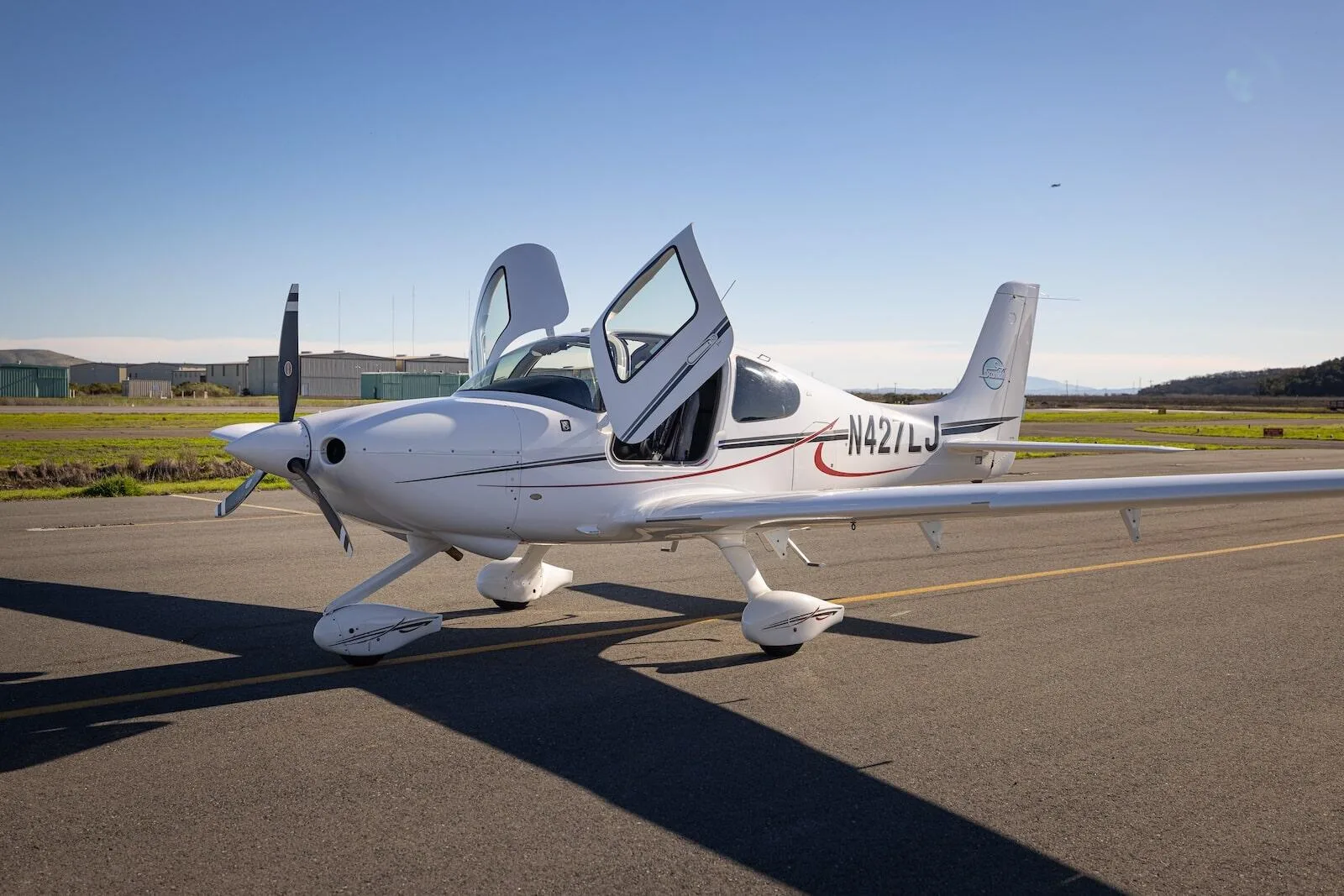 Exterior view of a 2019 Cirrus SR20 G6.