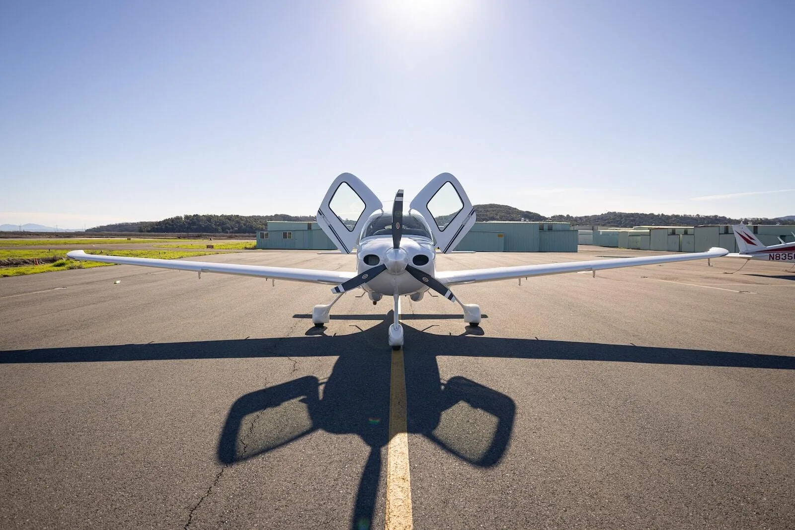 Exterior view of a 2019 Cirrus SR20 G6.