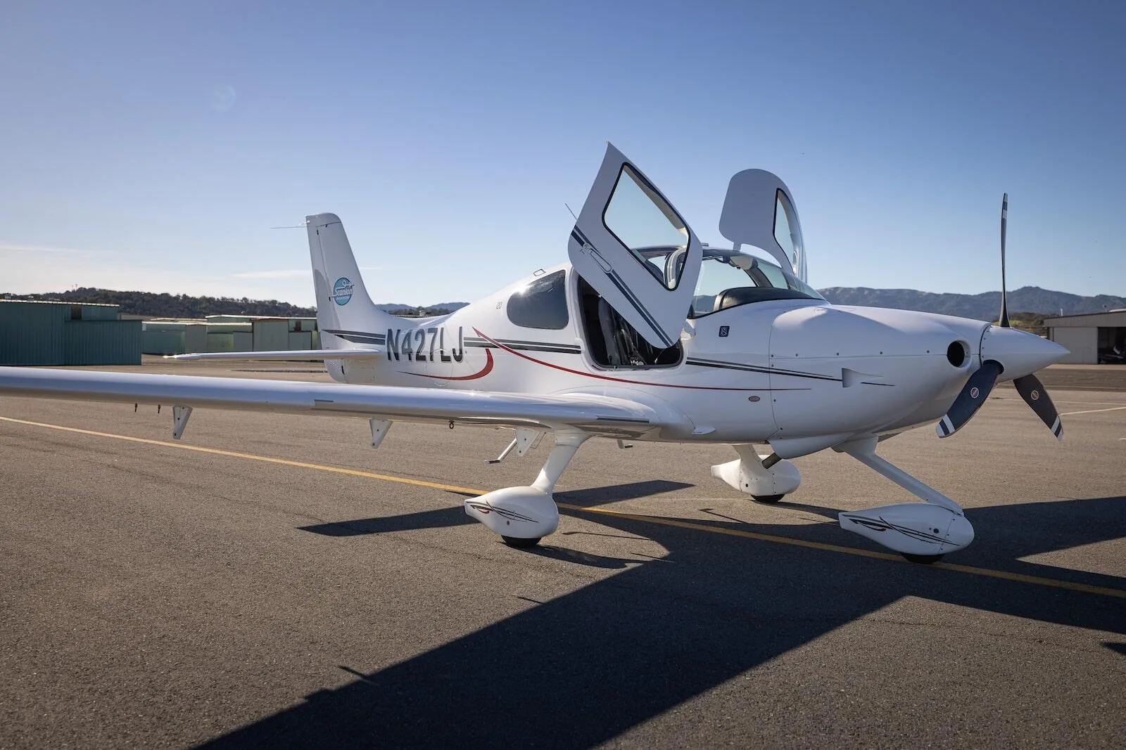 Exterior view of a 2019 Cirrus SR20 G6.
