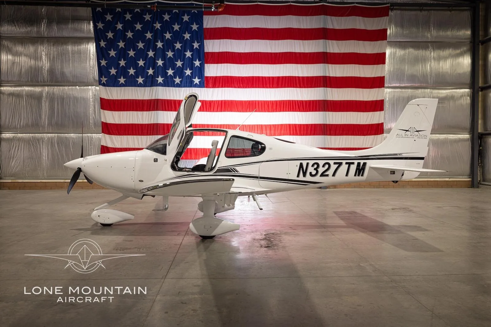 Exterior view of a 2022 Cirrus SR20 G6.