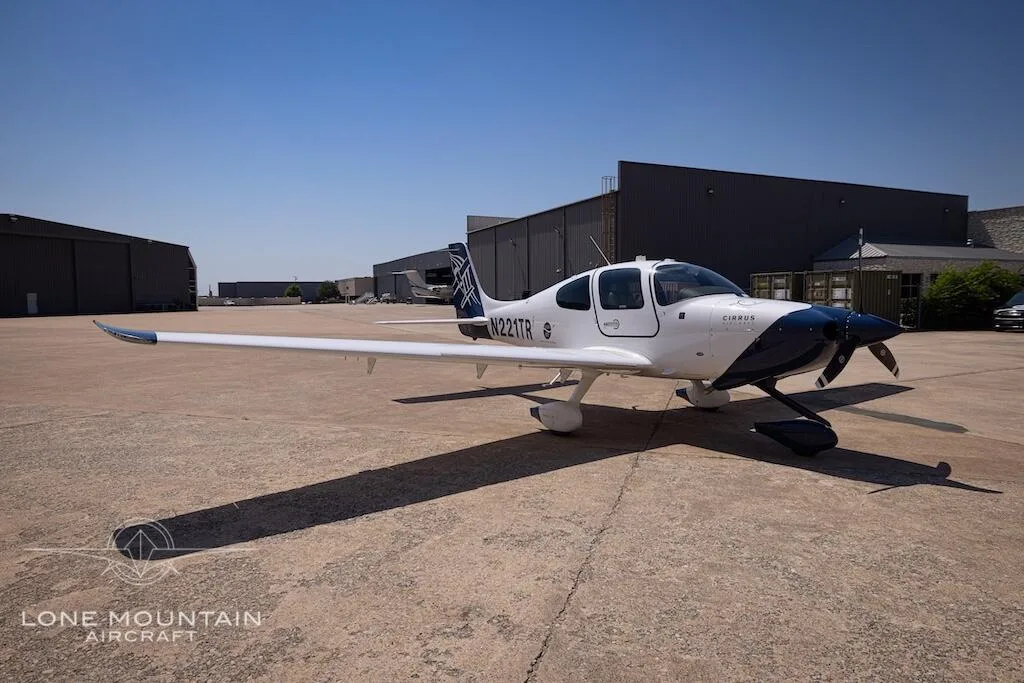 Exterior view of a 2021 Cirrus SR20 G6.