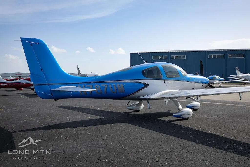 Exterior view of a 2021 Cirrus SR20 G6.