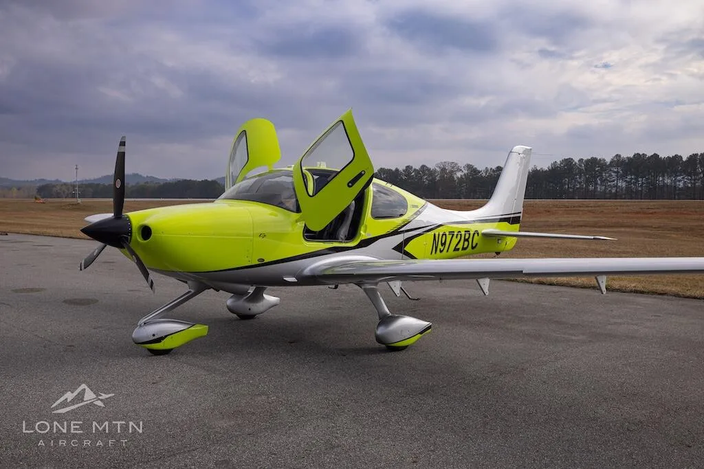 Exterior view of a 2025 Cirrus SR20 G7.