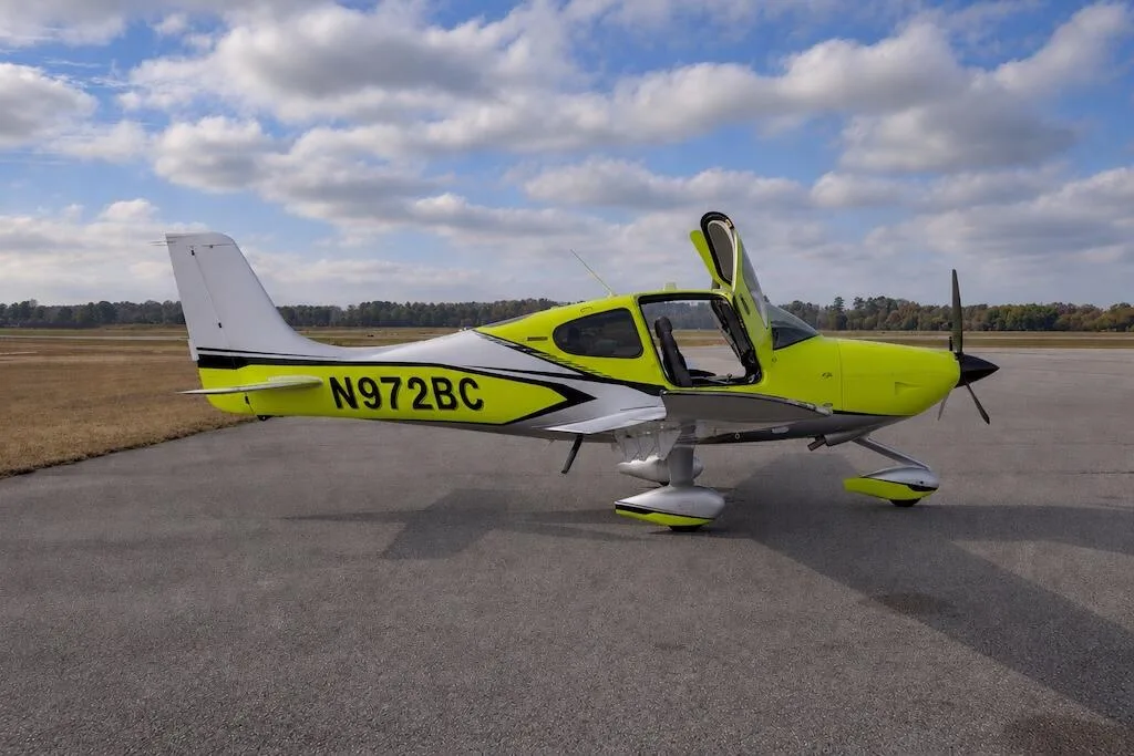 Exterior view of a 2025 Cirrus SR20 G7.