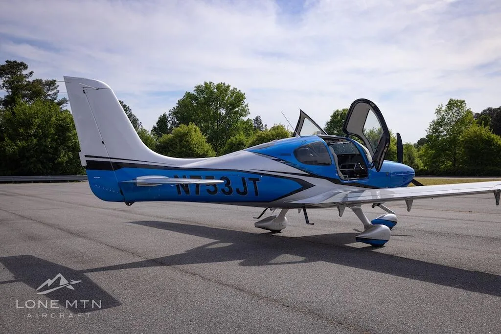 Exterior view of a 2024 Cirrus SR20 G7.