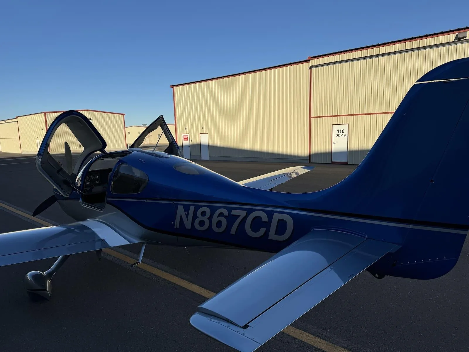 Marketing image of a 2002 Cirrus SR22 G1.