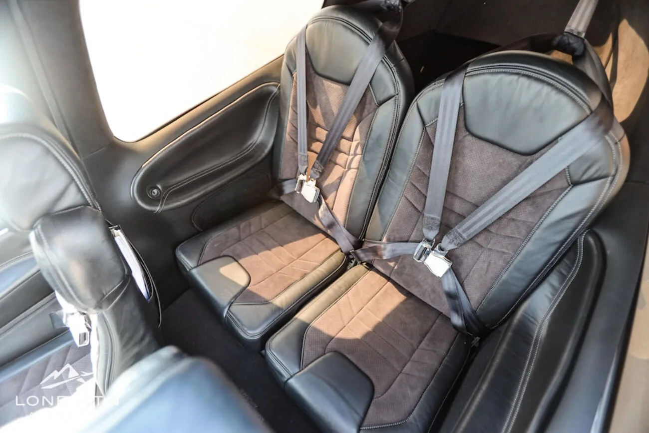 Cabin interior of a 2003 Cirrus SR22 G1.