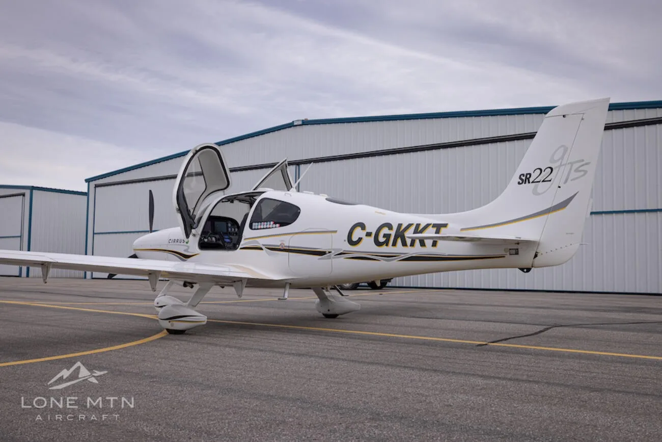 Exterior view of a 2005 Cirrus SR22 G2 GTS.