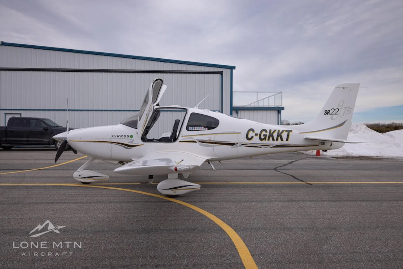 Exterior view of a 2005 Cirrus SR22 G2 GTS.