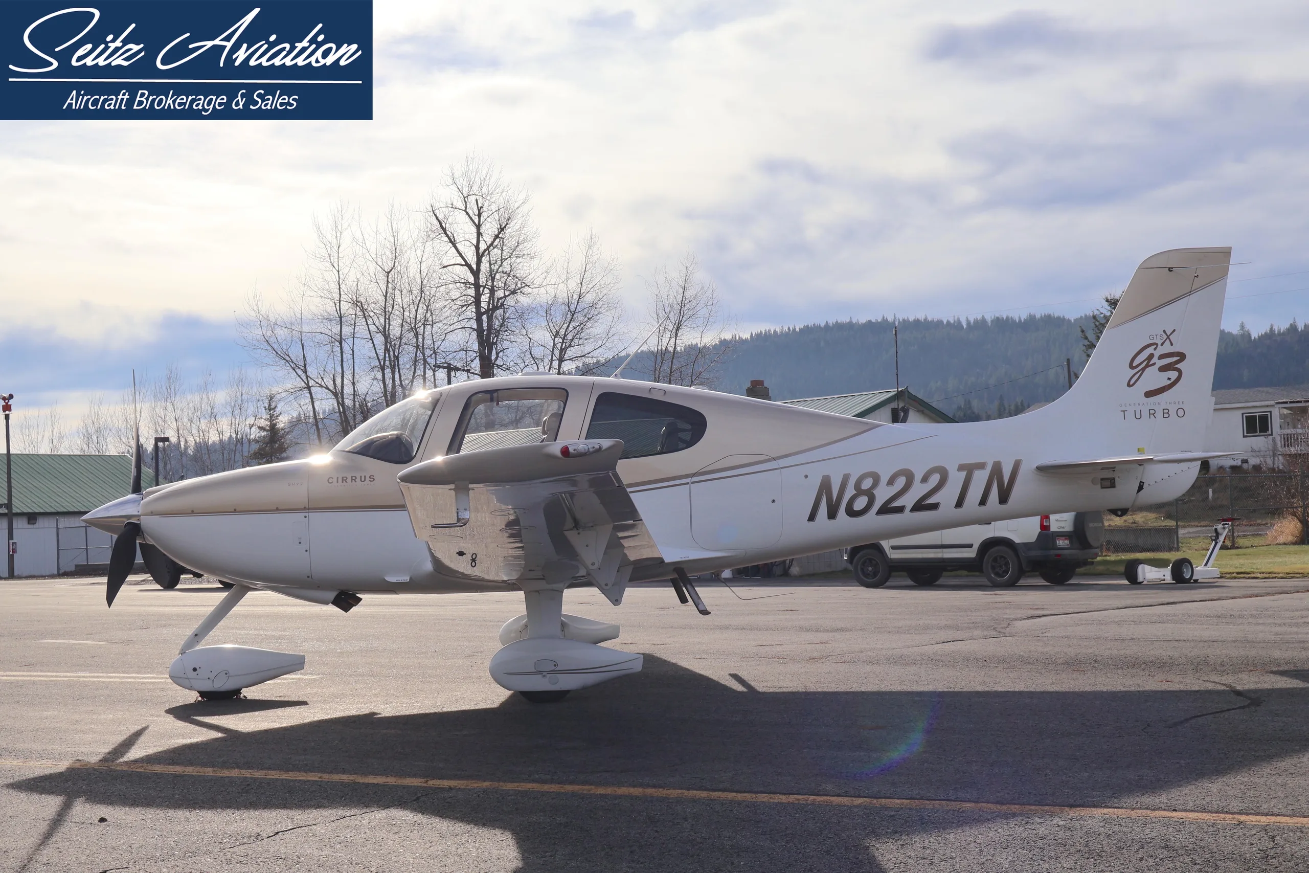 Exterior view of a 2008 Cirrus SR22 TN G3.