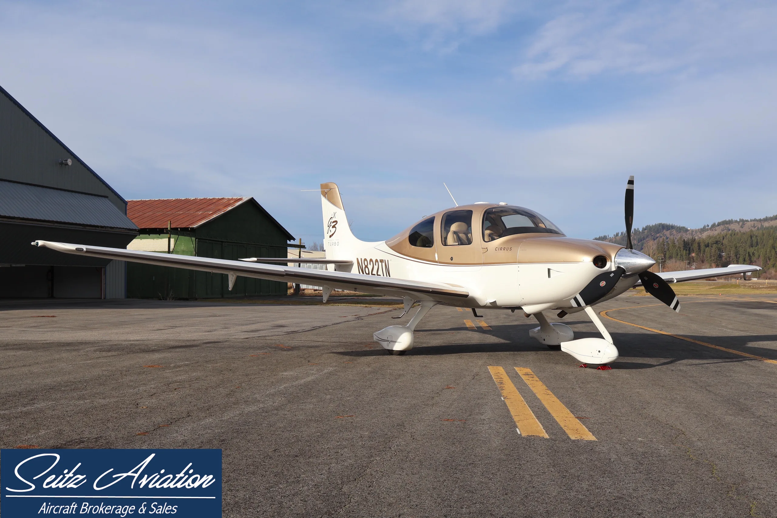 Exterior view of a 2008 Cirrus SR22 TN G3.