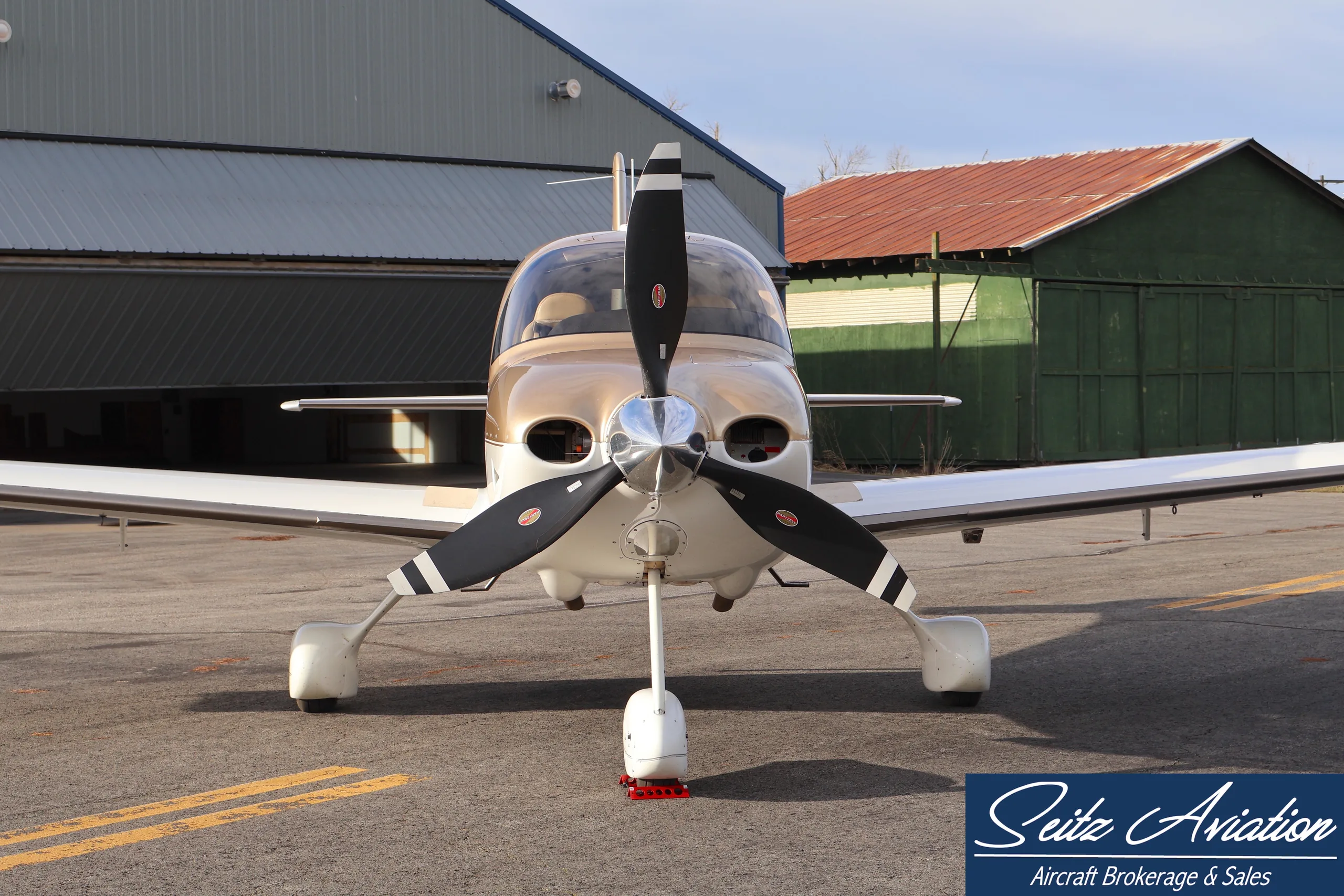 Exterior view of a 2008 Cirrus SR22 TN G3.