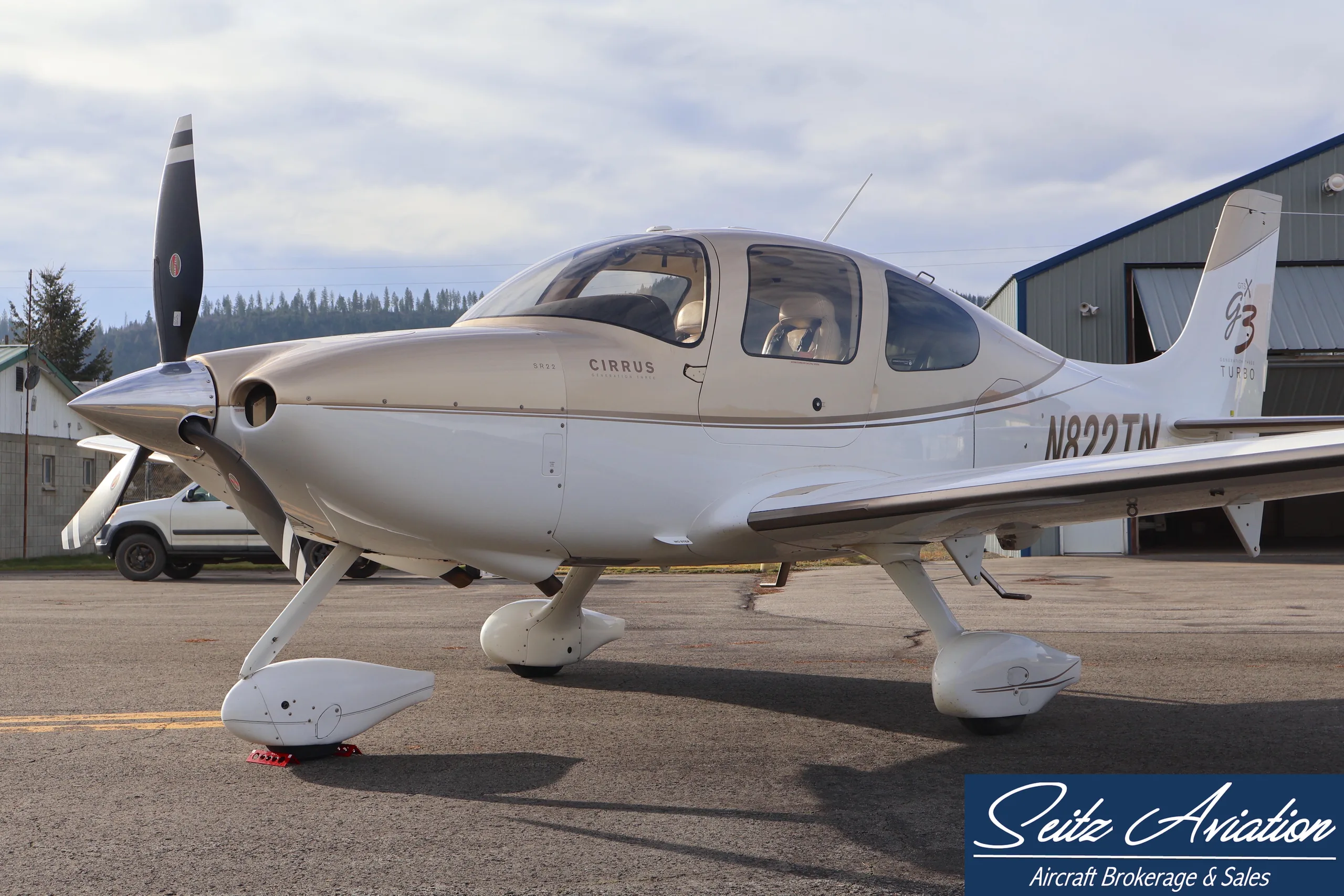 Exterior view of a 2008 Cirrus SR22 TN G3.
