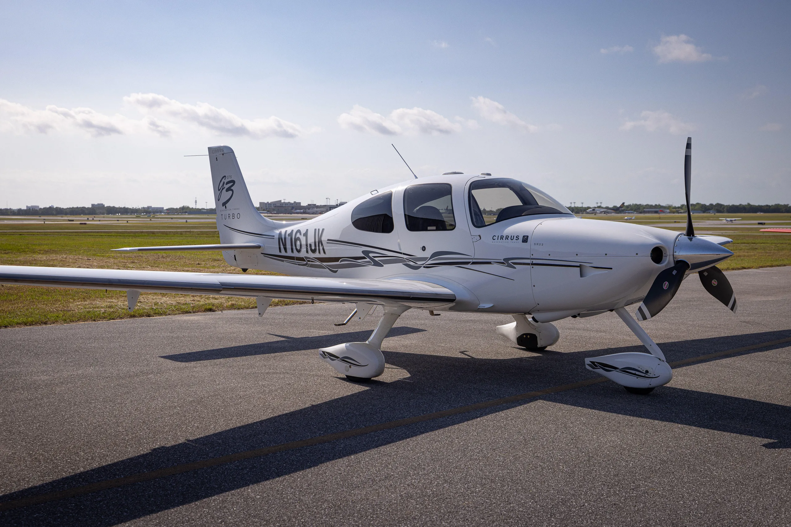 Exterior view of a 2007 Cirrus SR22T G3 GTS.