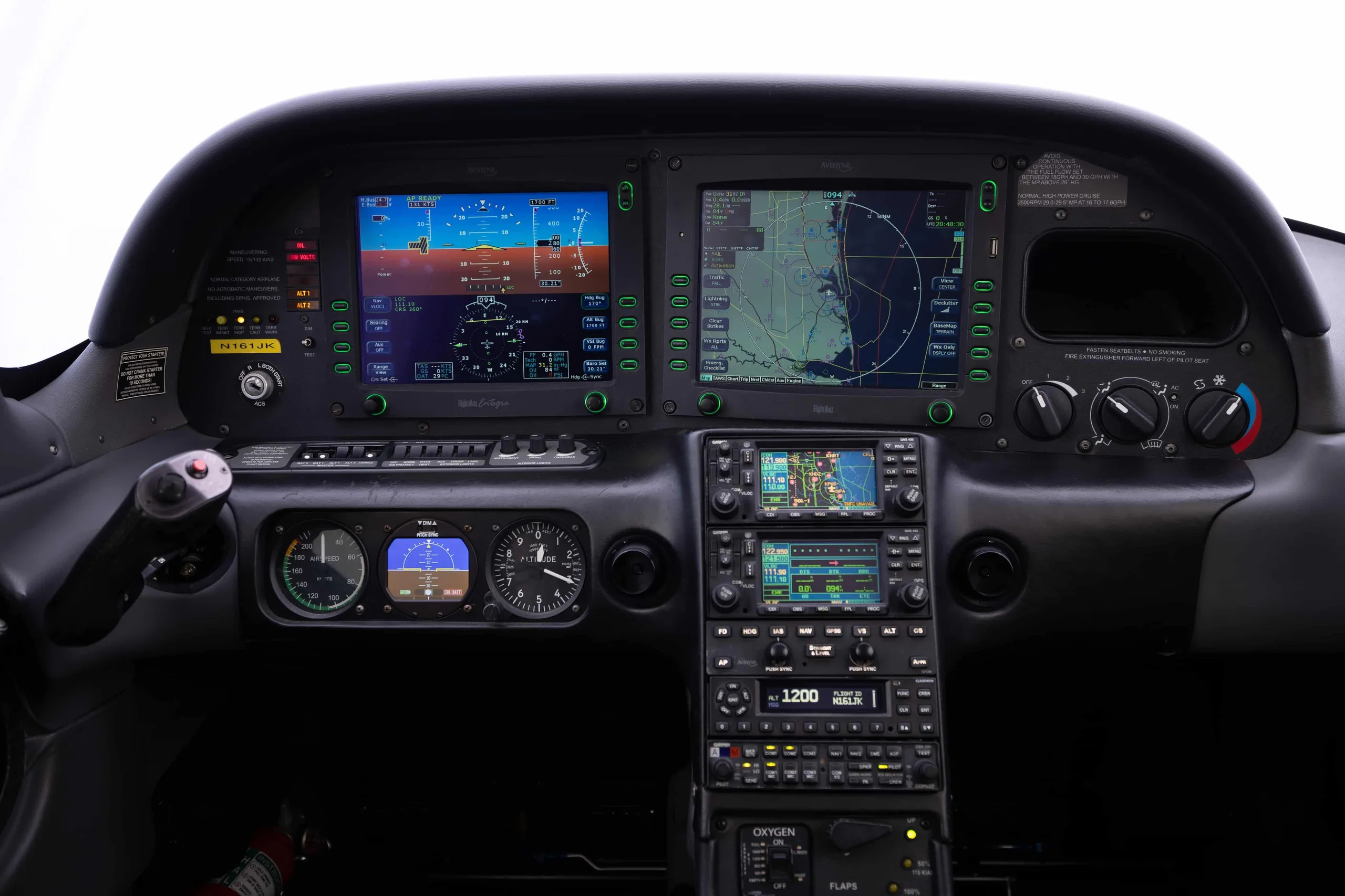 Avionics suite of a 2007 Cirrus SR22T G3 GTS.