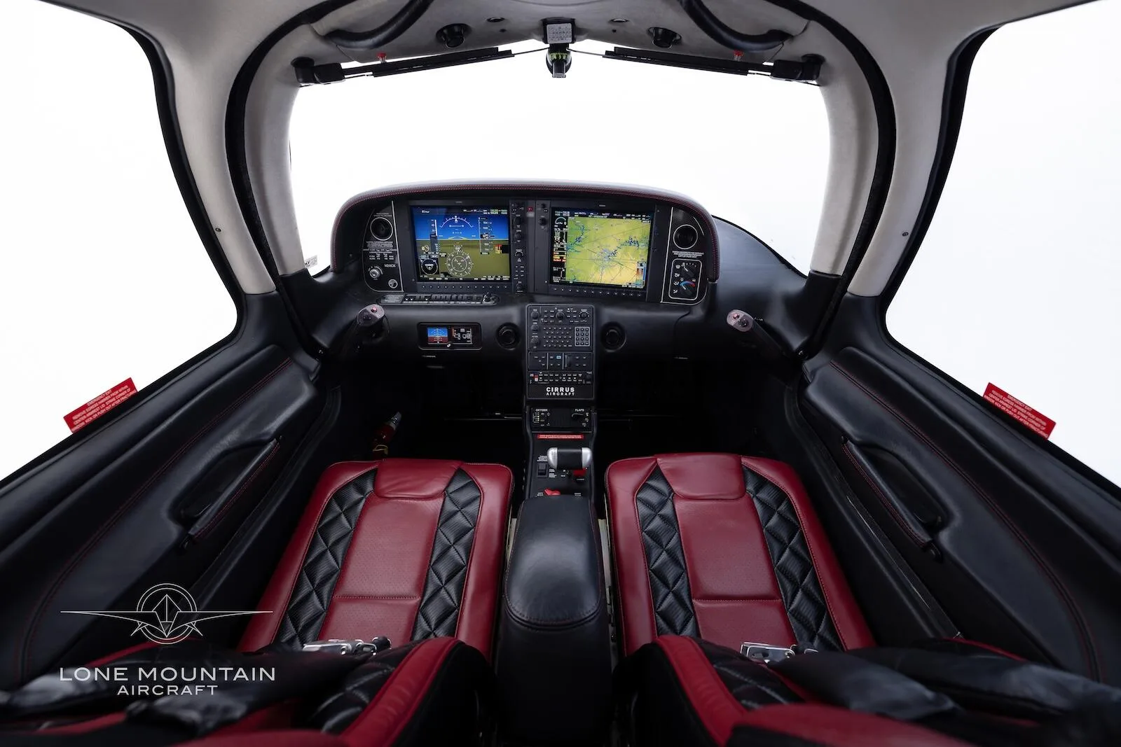 Cockpit and instrument panel of a 2015 Cirrus SR22T G5 GTS.