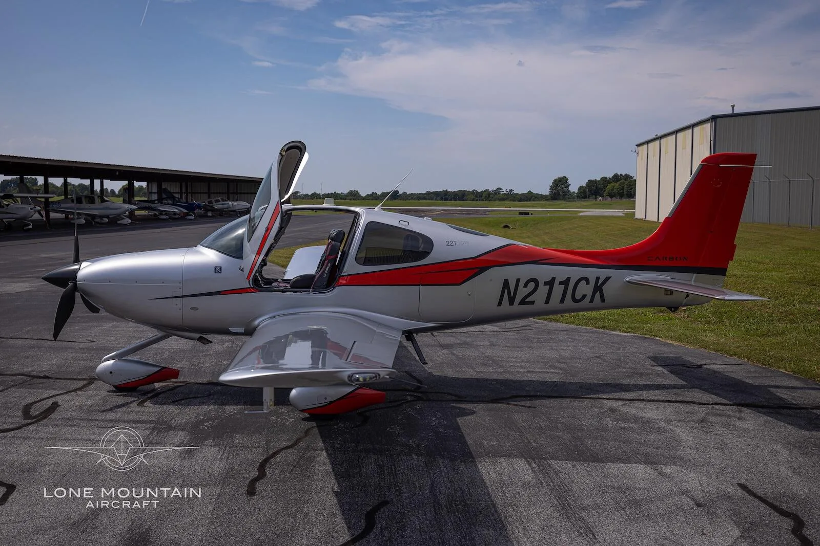 Exterior view of a 2015 Cirrus SR22T G5 GTS.