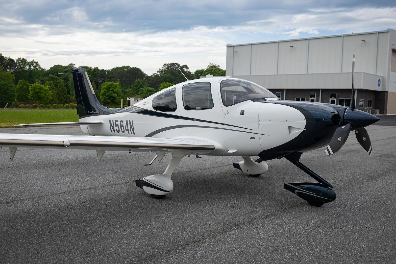 Exterior view of a 2014 Cirrus SR22T G5 GTS.