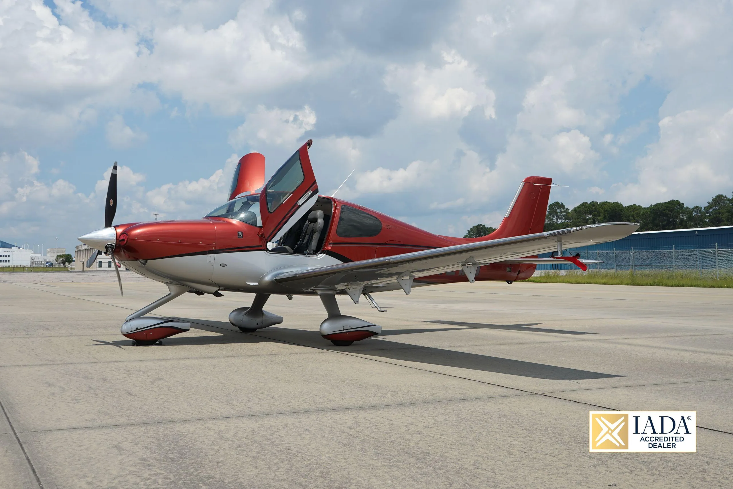 Marketing image of a 2017 Cirrus SR22T G6.