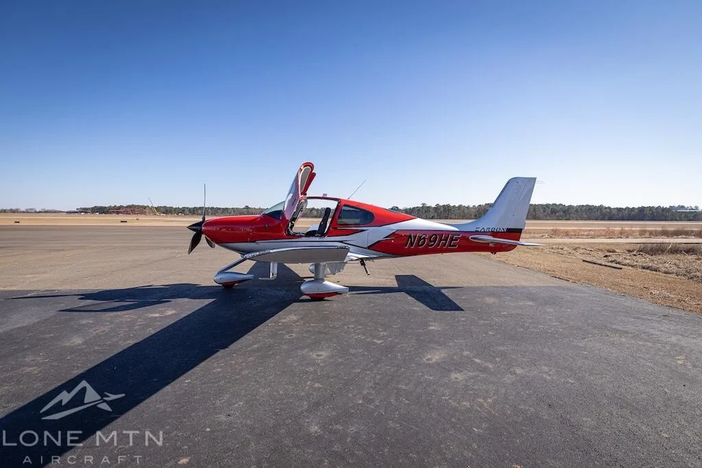 Exterior view of a 2019 Cirrus SR22T G6 GTS.
