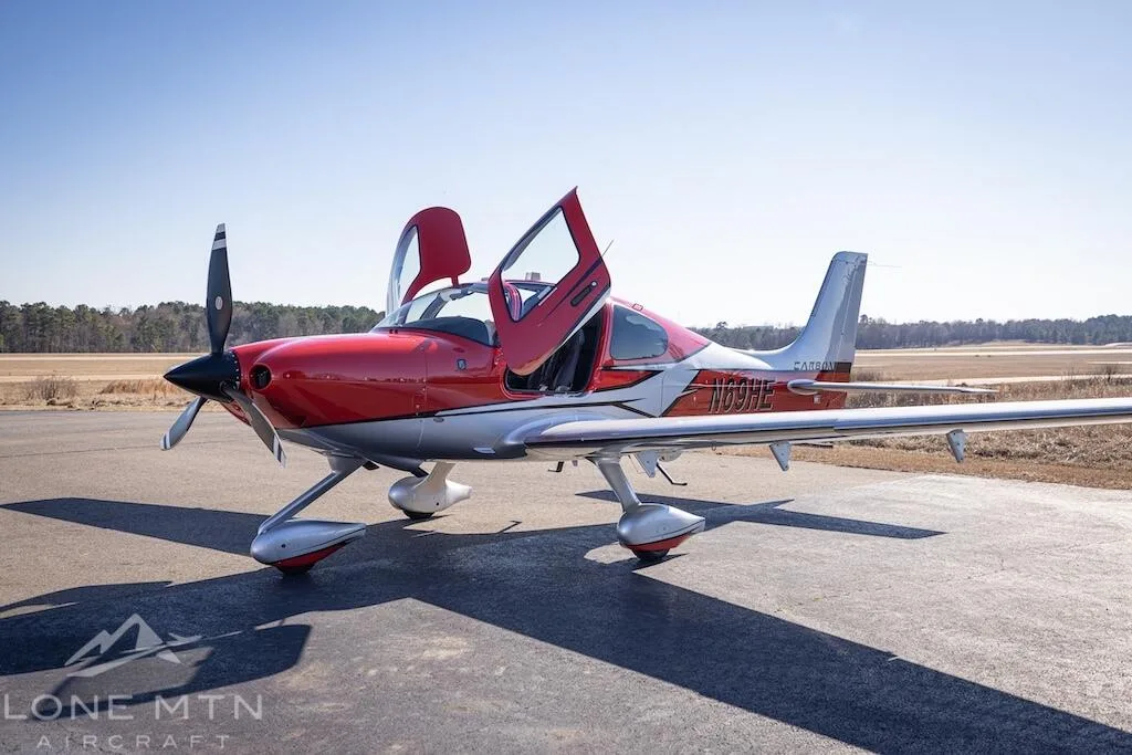 Exterior view of a 2019 Cirrus SR22T G6 GTS.