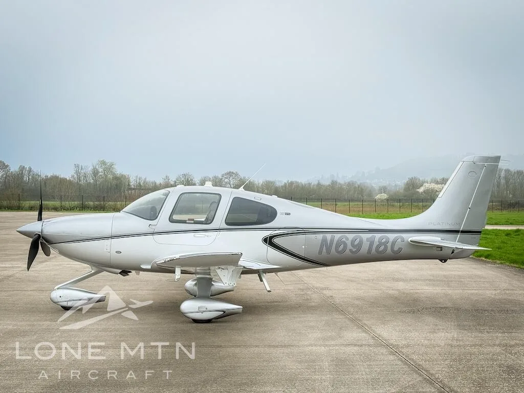 Exterior view of a 2023 Cirrus SR22T G6 GTS.