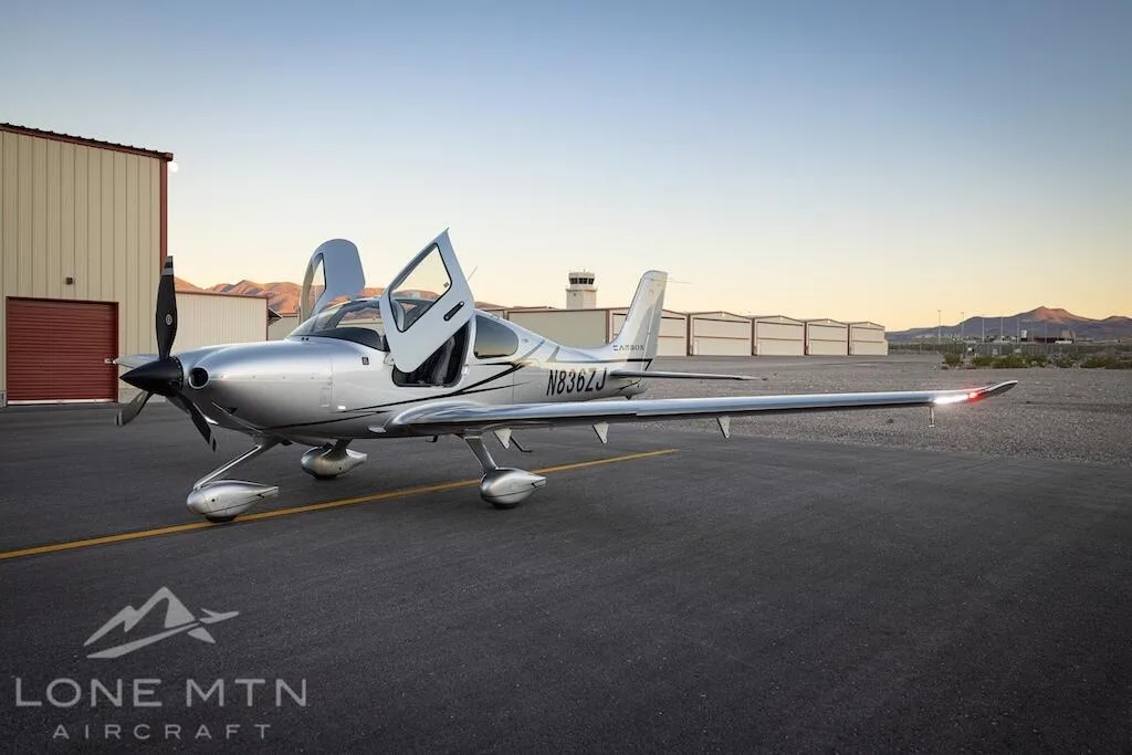 Exterior view of a 2023 Cirrus SR22T G6 GTS.