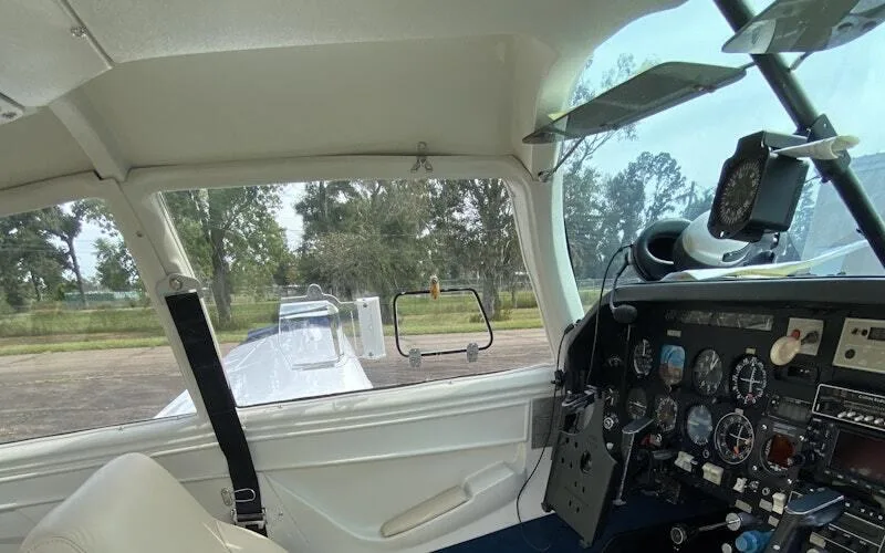 Cockpit and instrument panel of a 1979 Mooney M20K 231.