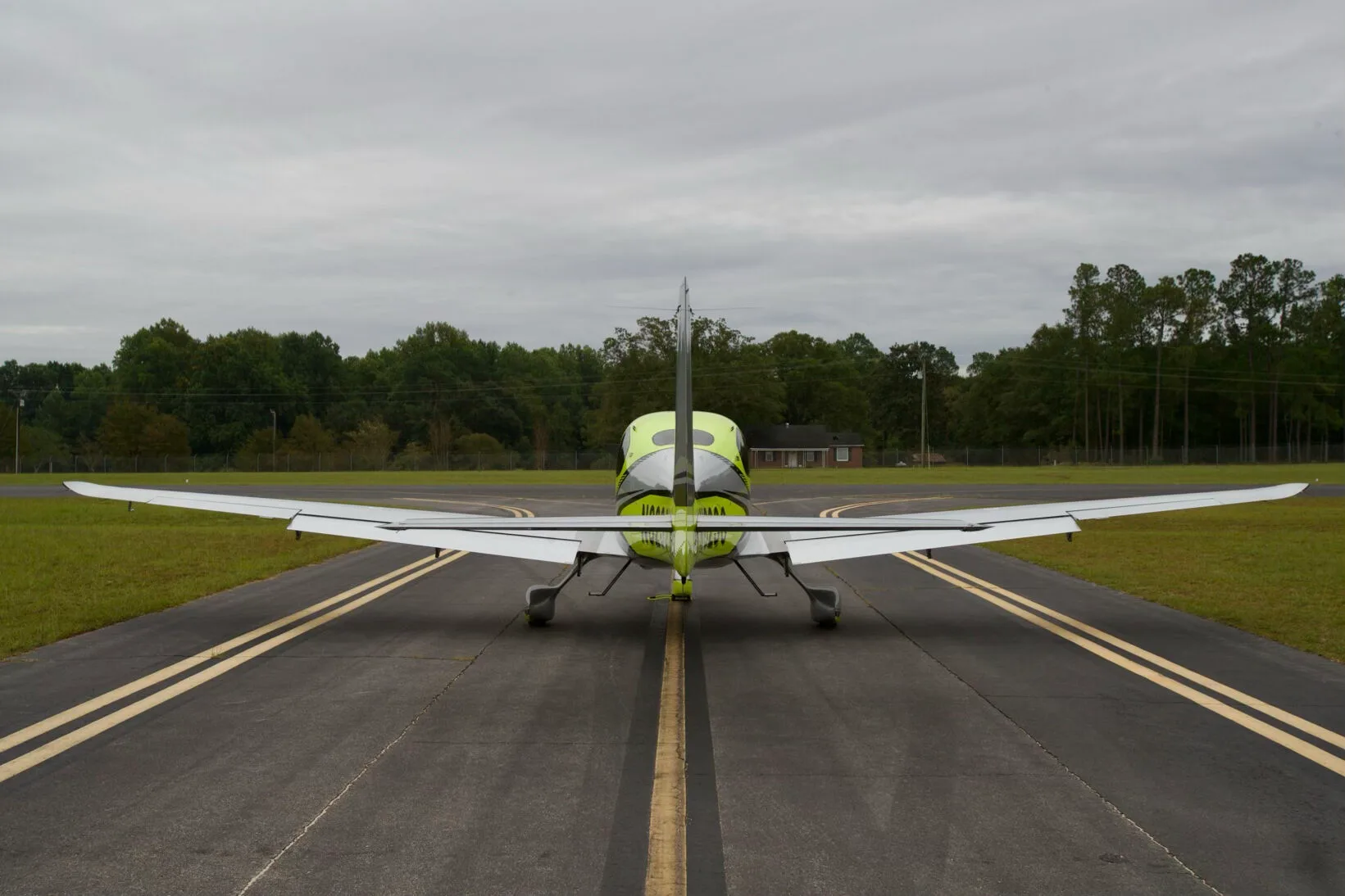 Exterior view of a 2025 Cirrus SR22 G7+ GTS.