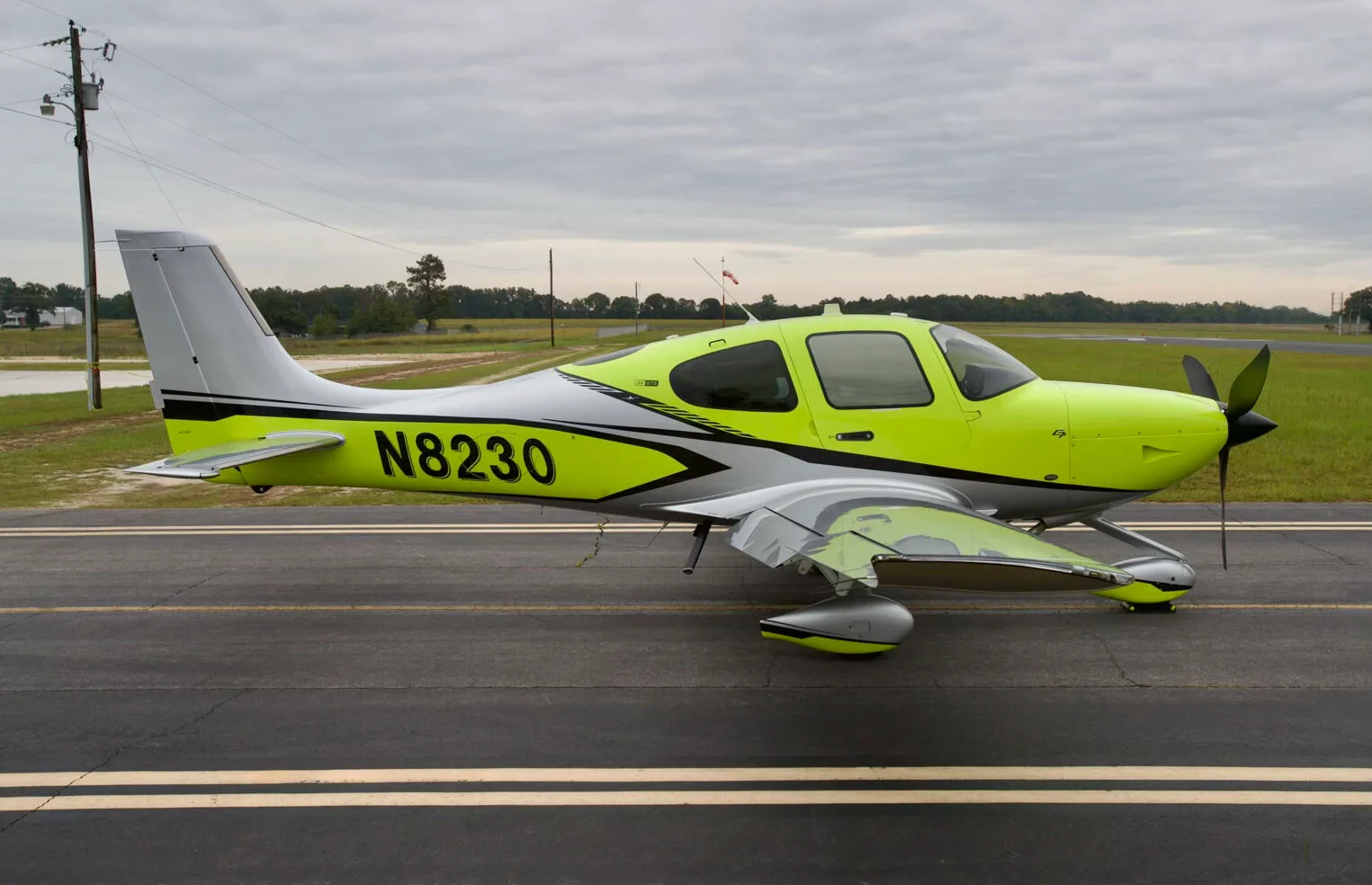 Exterior view of a 2025 Cirrus SR22 G7+ GTS.