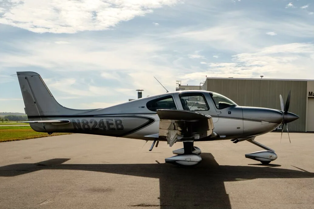 Exterior view of a 2023 Cirrus SR22T G6.