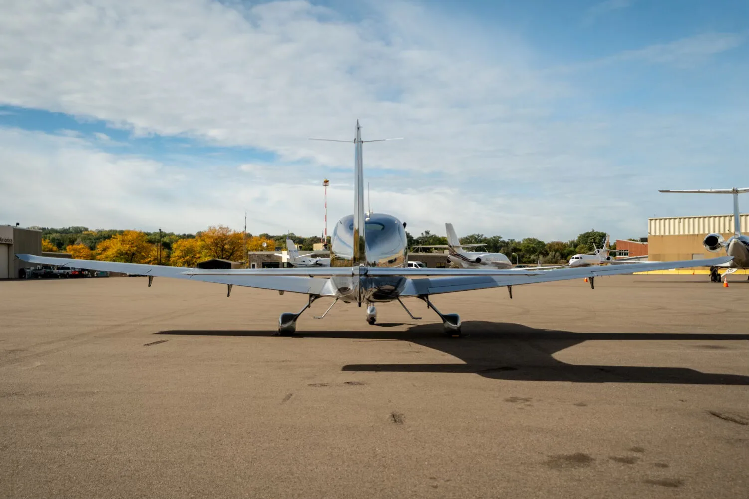 Exterior view of a 2023 Cirrus SR22T G6.