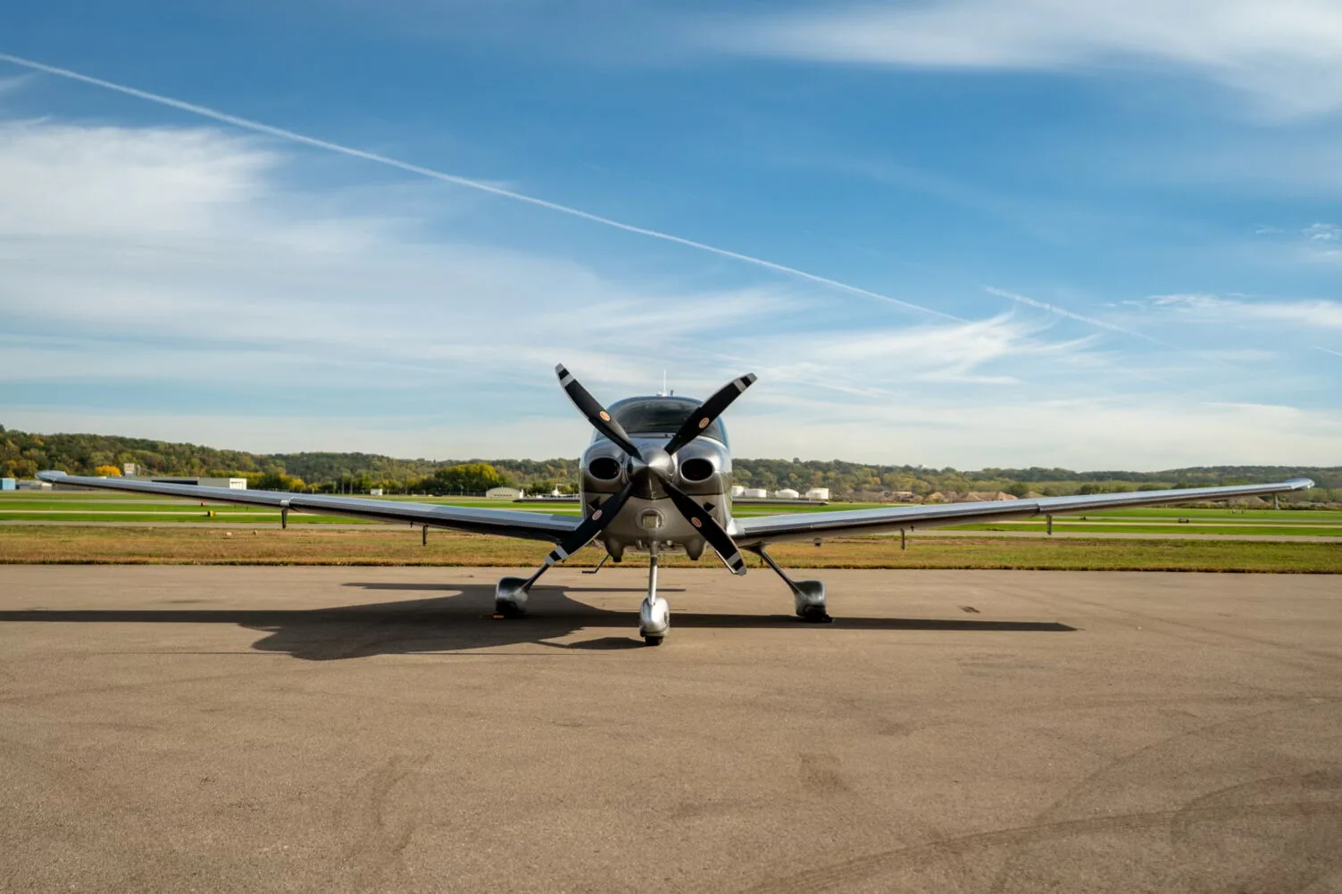 Exterior view of a 2023 Cirrus SR22T G6.