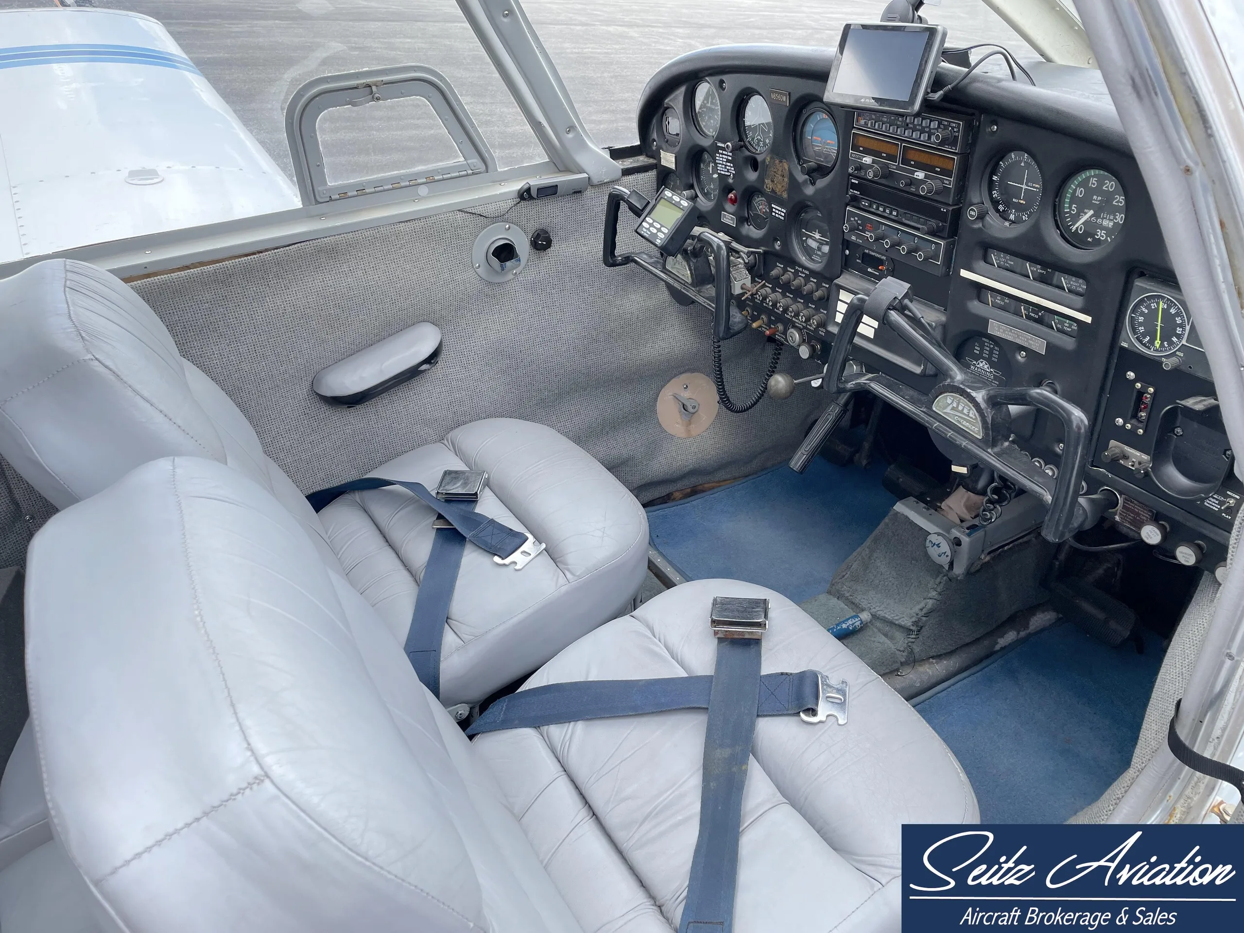 Cockpit and instrument panel of a 1964 Piper PA-28-140 Cherokee Cruiser.