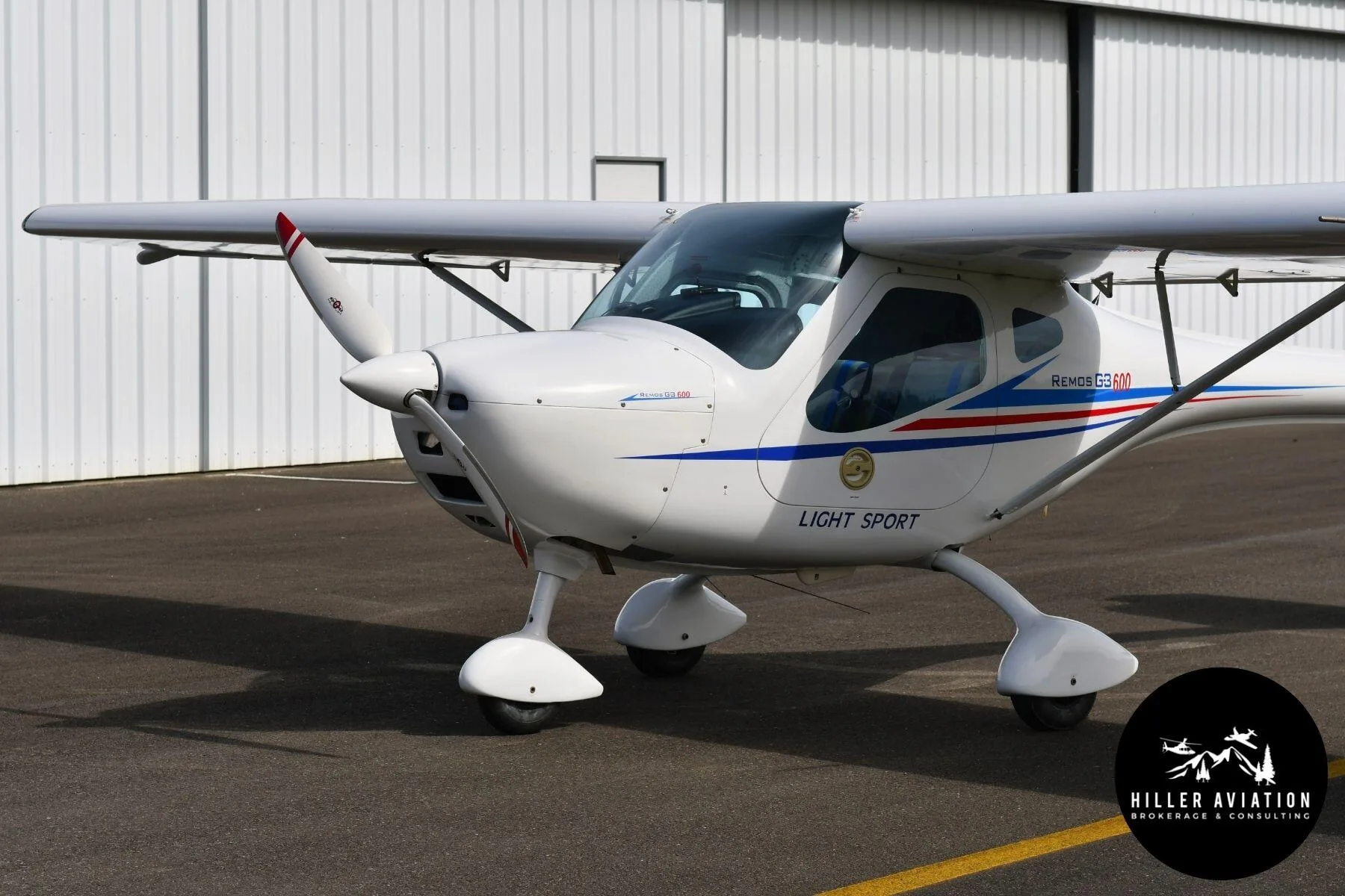 Exterior view of a 2007 Remos Aircraft G3/600.