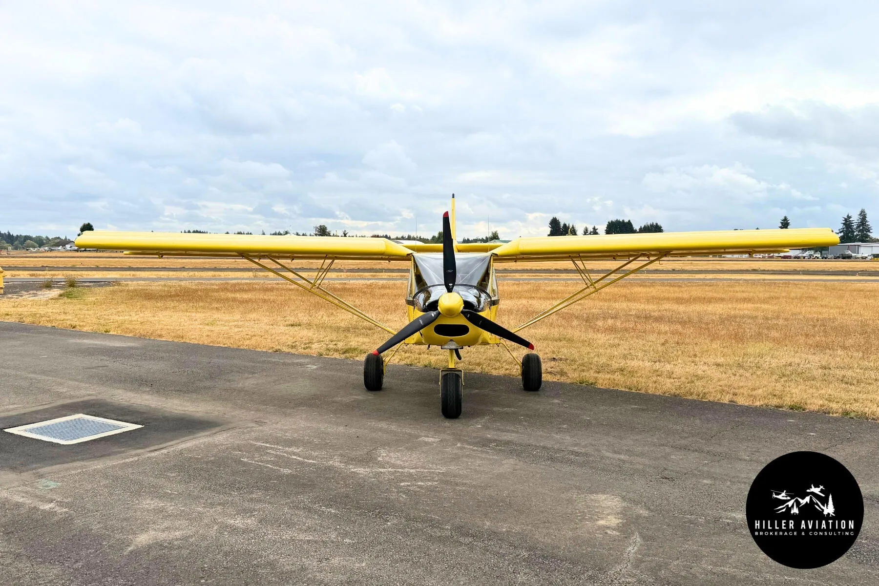 Exterior view of a 2005 Zenith CH 701 SP.