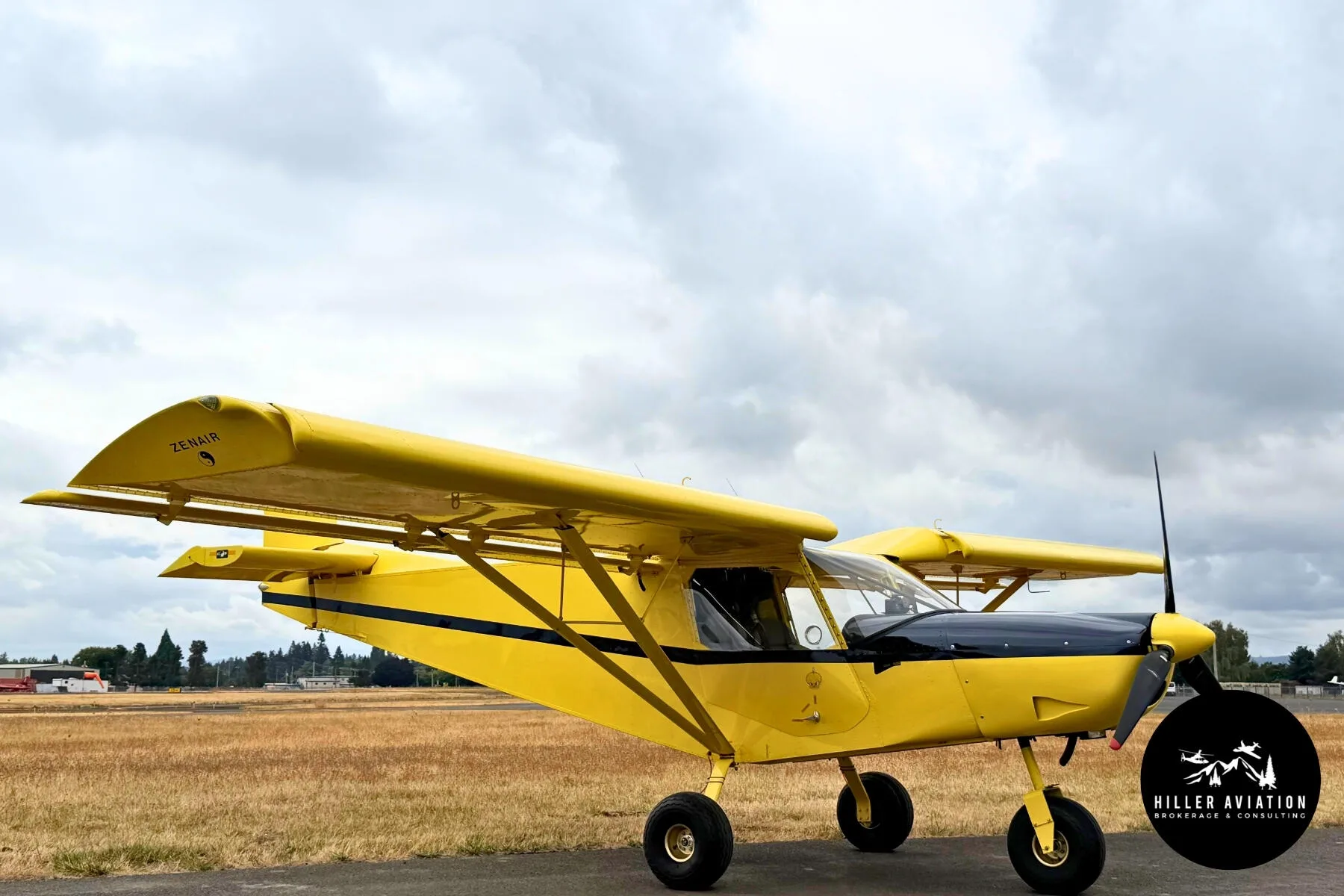 Exterior view of a 2005 Zenith CH 701 SP.