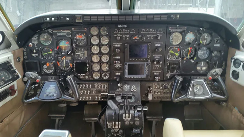 Cockpit and instrument panel of a 1979 Beechcraft King Air A100.
