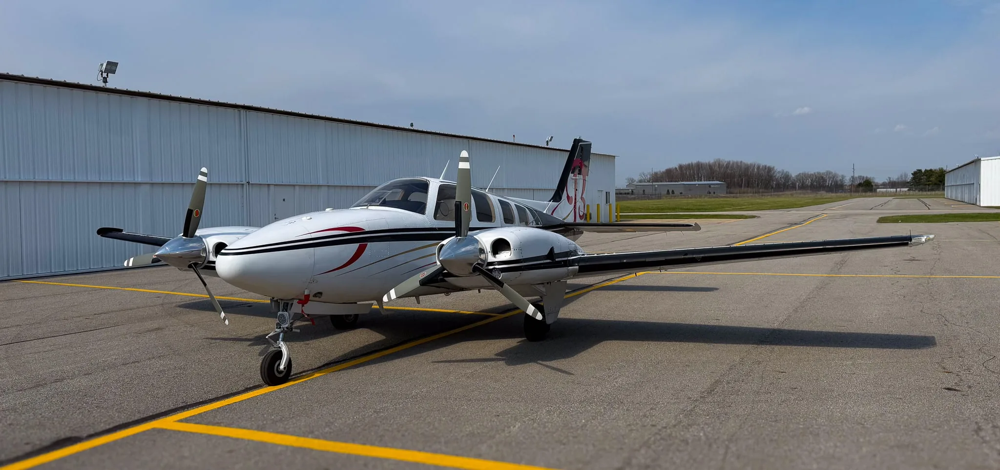Exterior view of a 1982 Beechcraft 58P Baron, N29RR.
